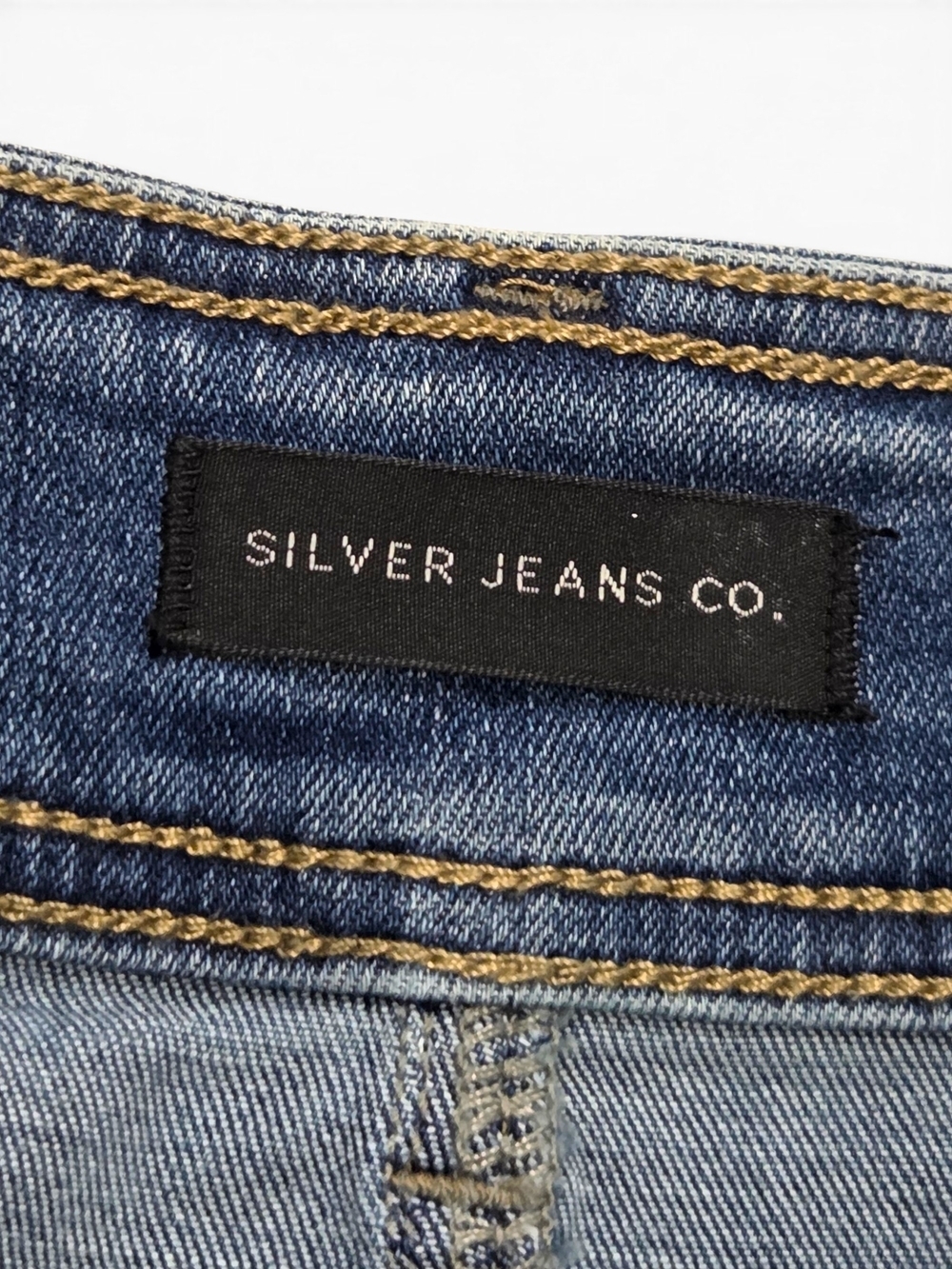 NWT Silver Jeans Co Suki Curvy Mid Rise Denim Shorts Indigo Blue Size 16W - Picture 3 of 14